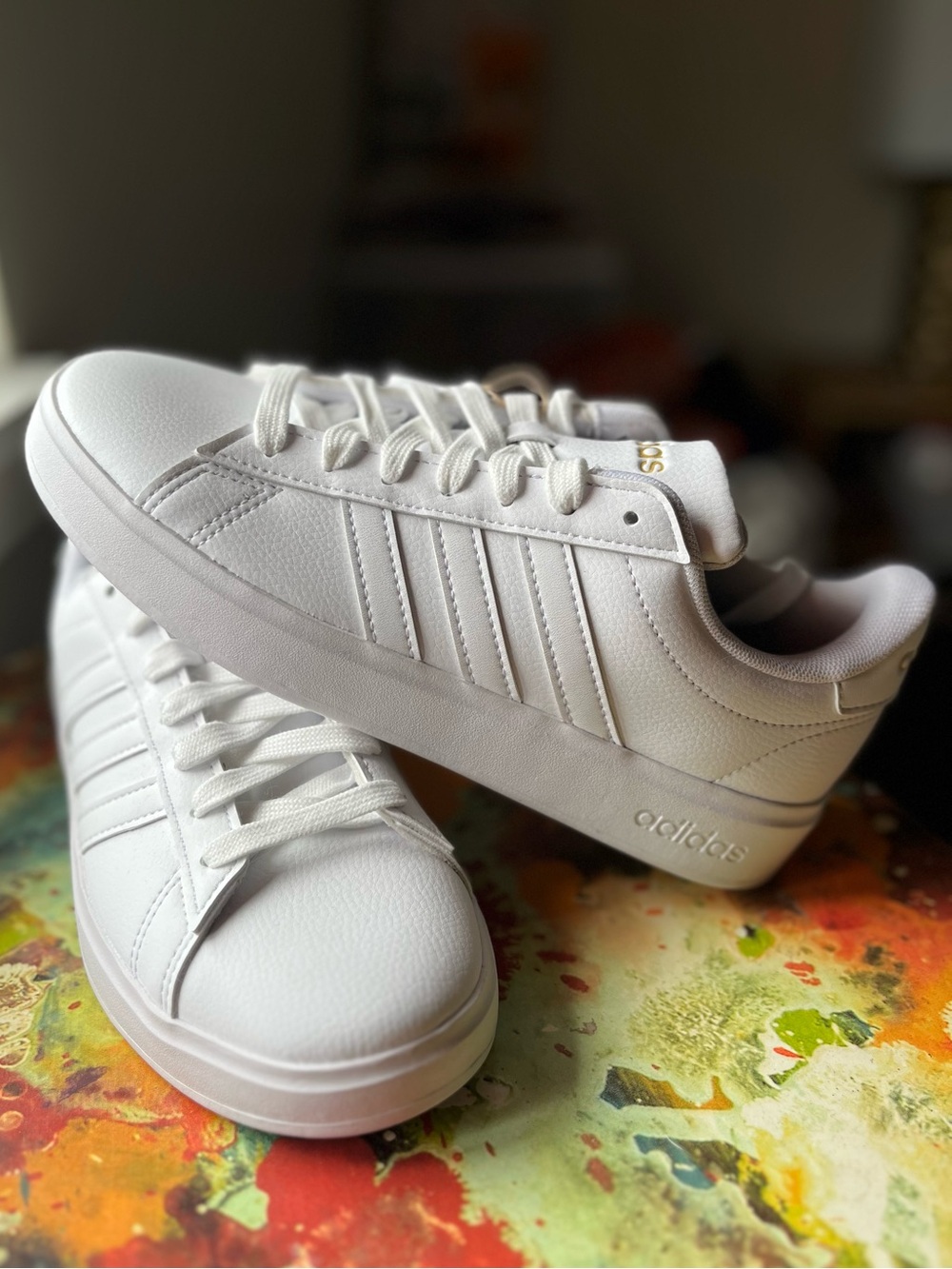 Adidas Grand Court 2.0 Women’s Size 6 White and Gold Minimalist Style